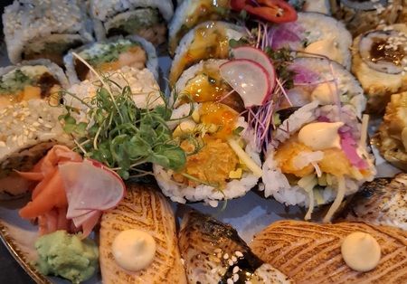 Świeże sushi Yuzu — rolki i sashimi z Gdyni